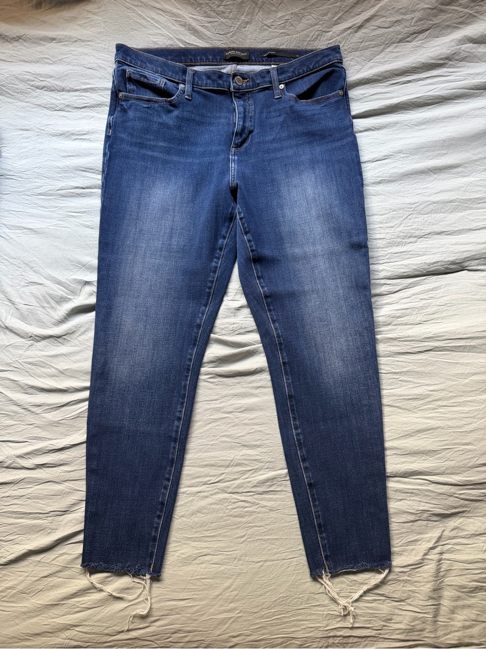 Banana Republic Premium Denim Mid-Rise Skinny Jeans - Raw Hem - Size 32
